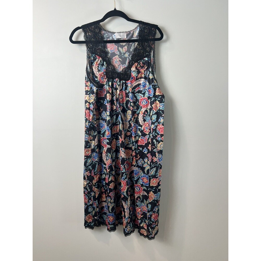 NWT Vintage VANITY FAIR  XL Floral Black Lace Knee Length Nightgown Nightie VTG